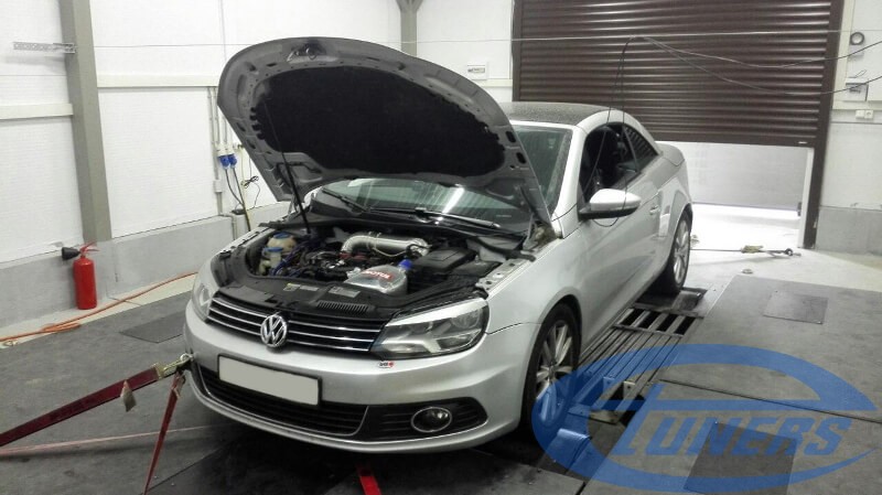 VW Eos 2.0 TSI - Stage 4 Garrett GT30 front