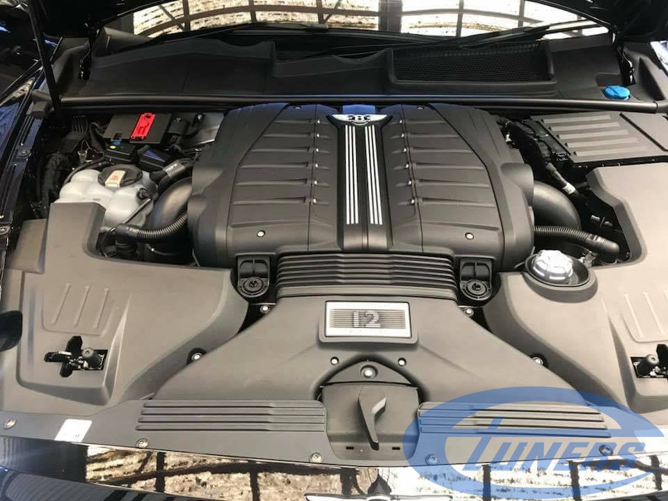 Bentley Bentayga 6.0 TFSI - Engine Bay