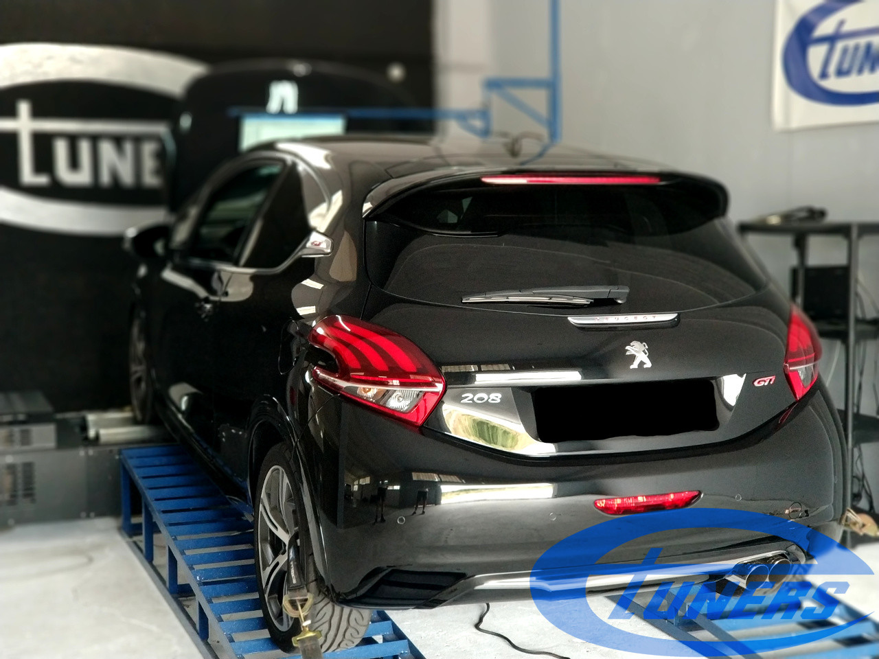 Peugeot 208 GTI 1.6T THP200 - Etuners Stage2 98RON + Scorpion exhaust
