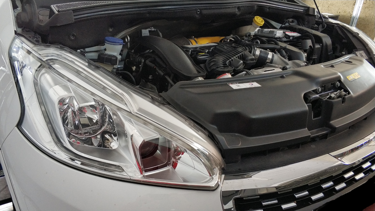 Peugeot 208 GTI THP208 + strange intake kit Stage2 98RON eTuners