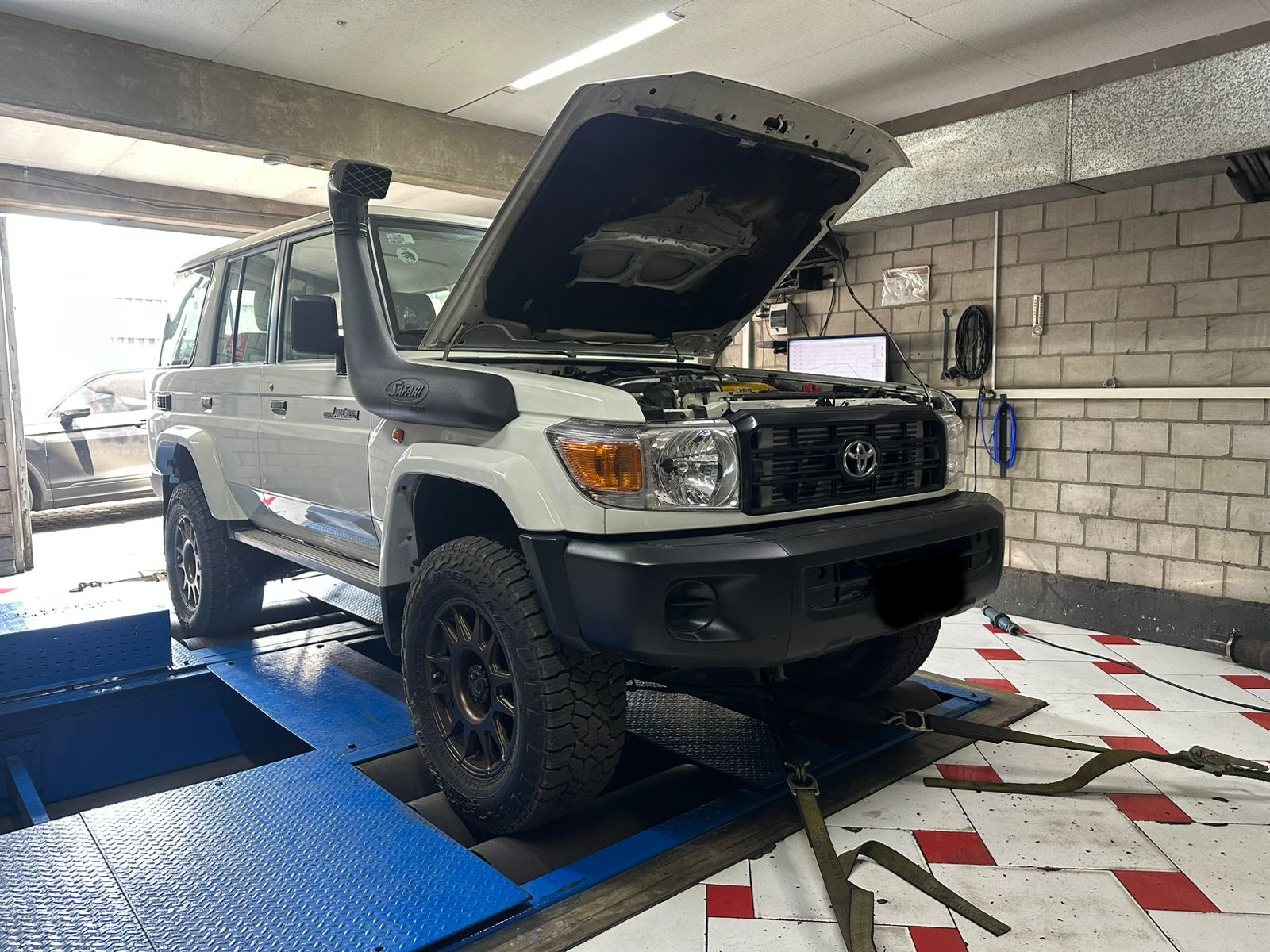 Toyota_LandCruiers_45D_stage3_Gturbo_titan_G380_ondyno0